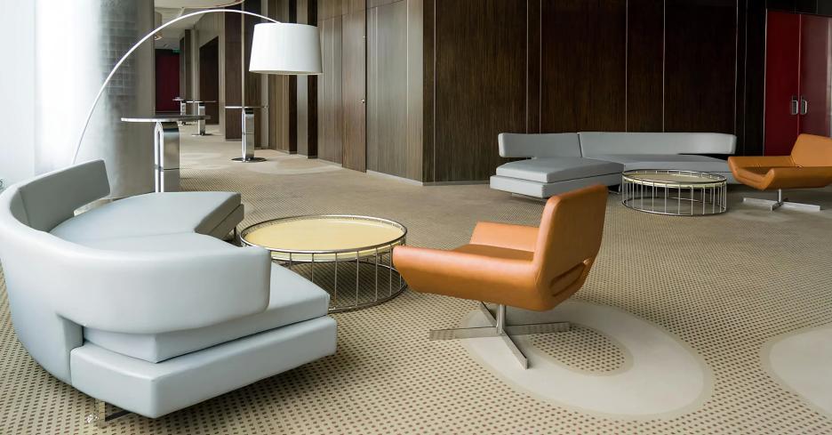 Перетяжка офисной мебели заказать